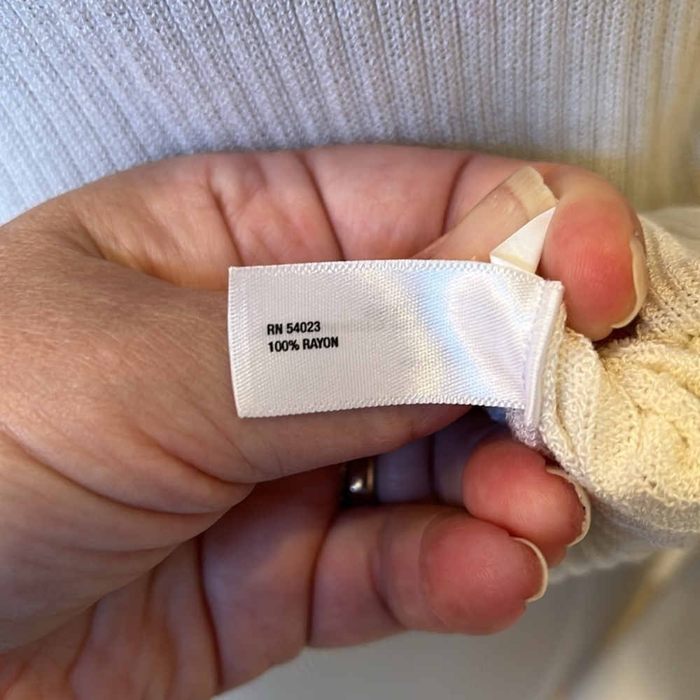 NWOT Gap sweater - Picture 8 of 9